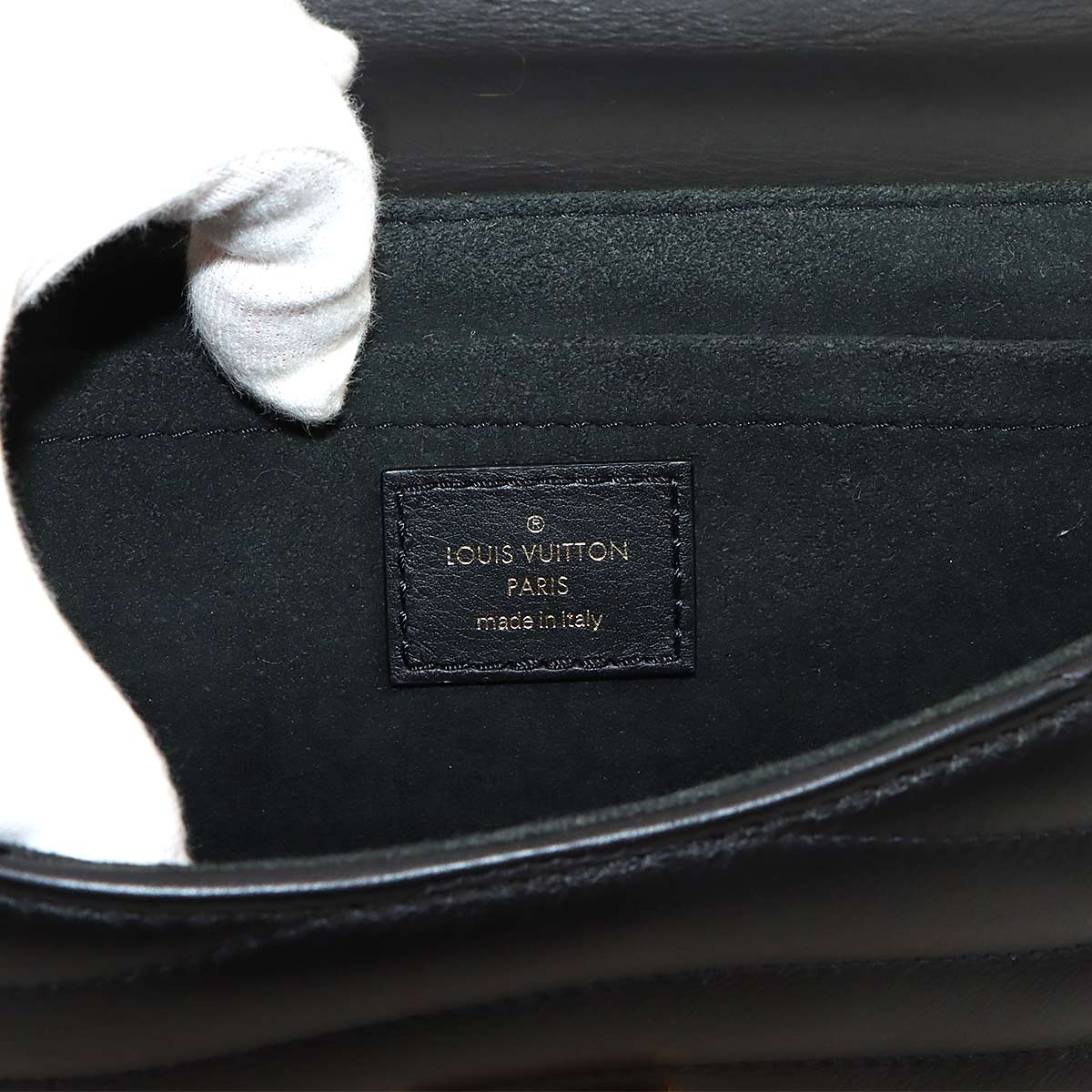 New Wave Hand Chain Shoulder Bag Leather Noir M52564