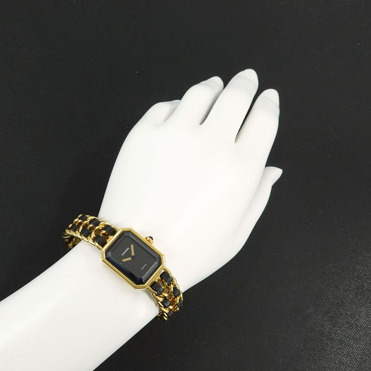Premiere Size L H0001 Vintage Quartz Black Dial Ladies Watch