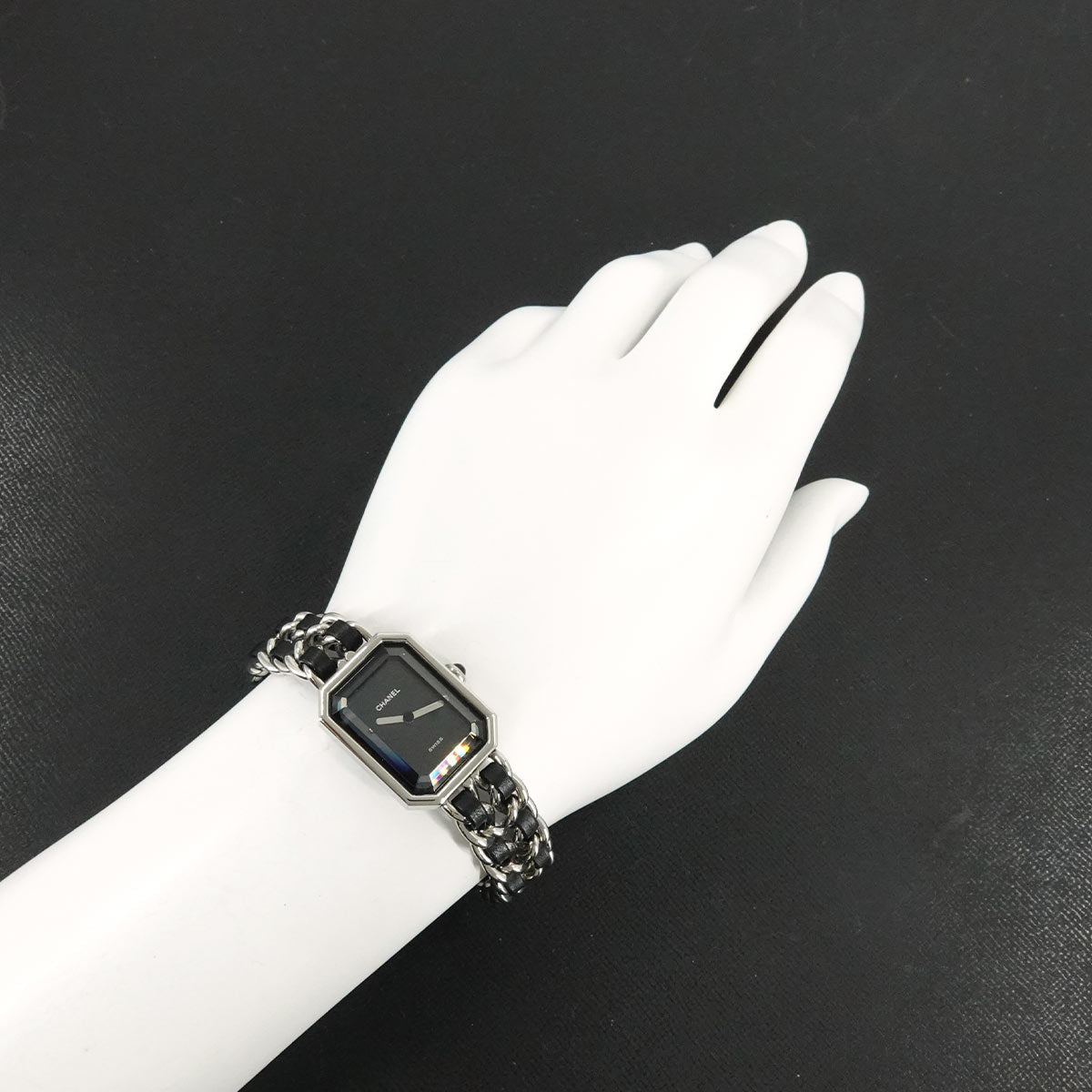 Premiere Size L H0451 Quartz Black Dial Ladies Watch