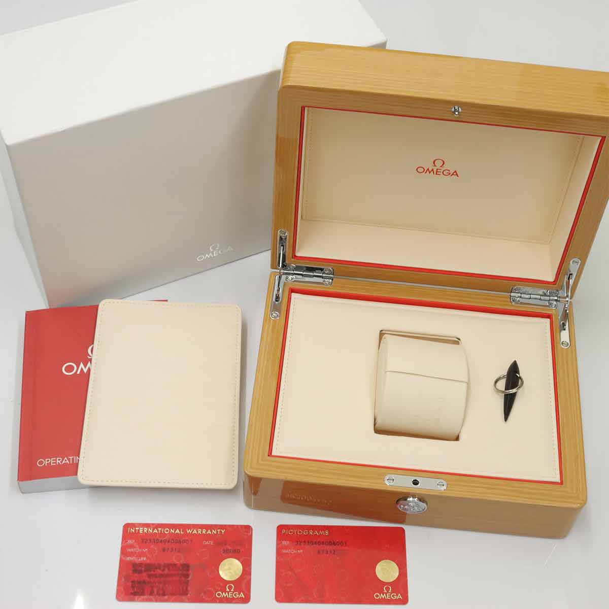 Speedmaster Date 323 30 40 40 06 001 Gray Black Dial Mens