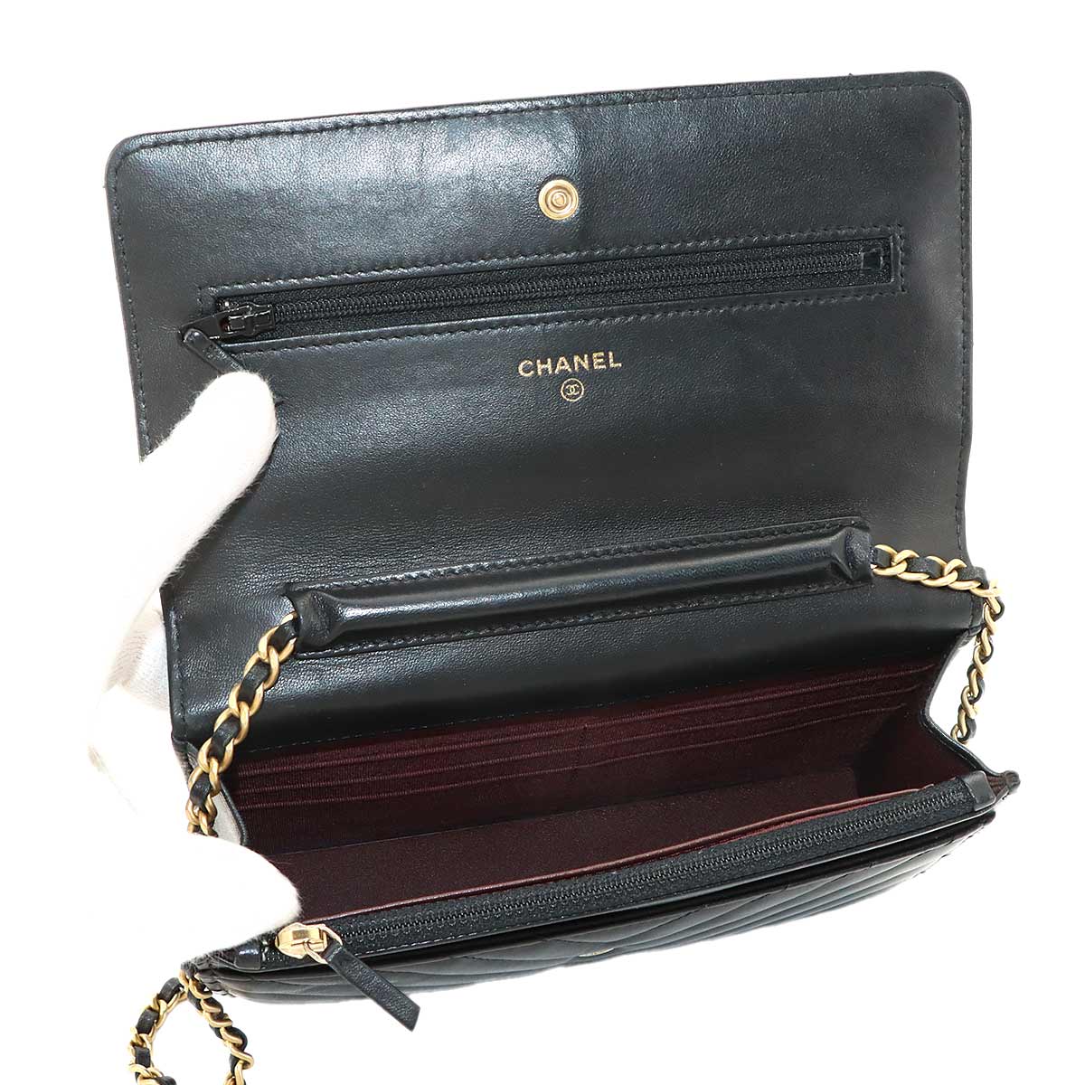 Chevron Chain Wallet Leather Black A33814 V stitch Purse