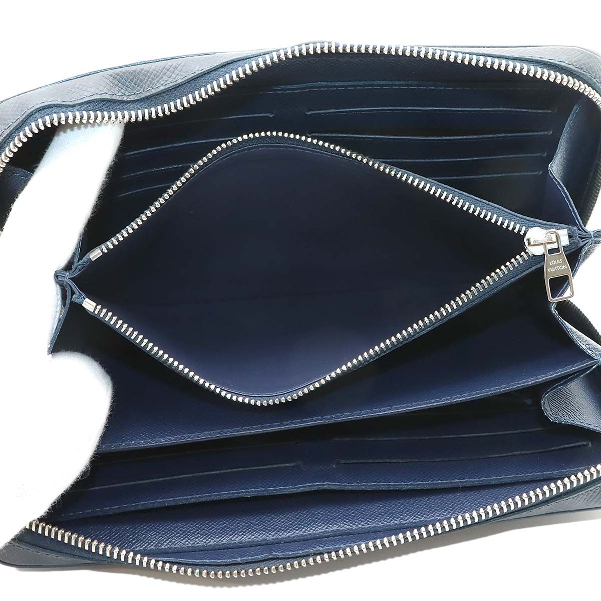 Taiga Zippy XL Long Wallet Leather Blue Marine M44276