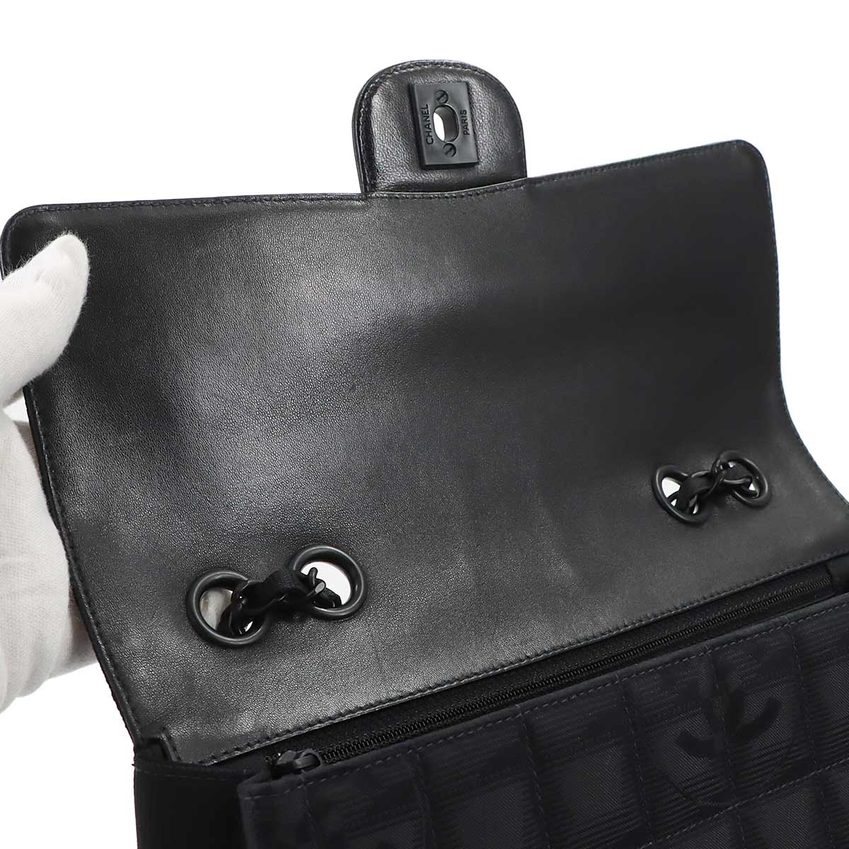 New Travel Line Chain Shoulder Bag Nylon Leather Black A15285