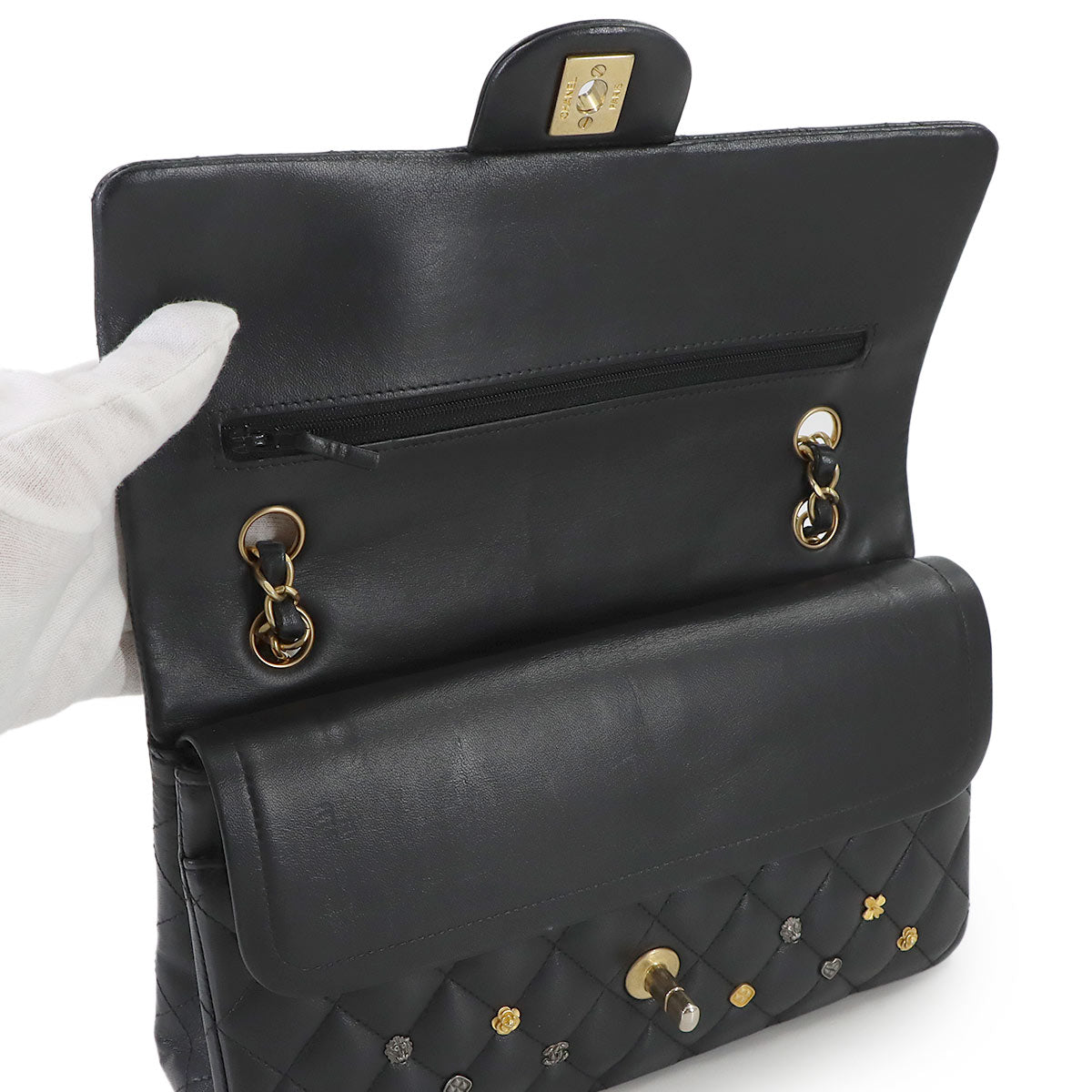 Matelasse Chain Shoulder Bag Leather Black Lucky Charm Ikon