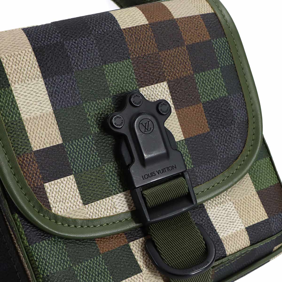 Damoflage Quest Messenger Shoulder Hand Bag Green M24450