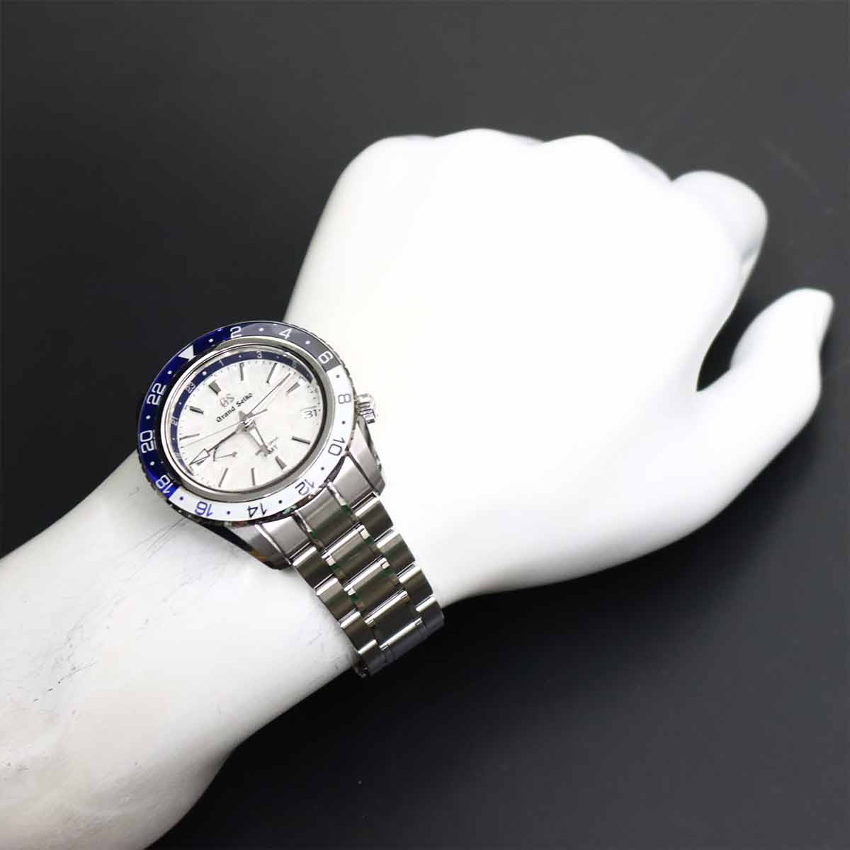 Spring drive Limited SBGE275 Date GMT White Dial Watch
