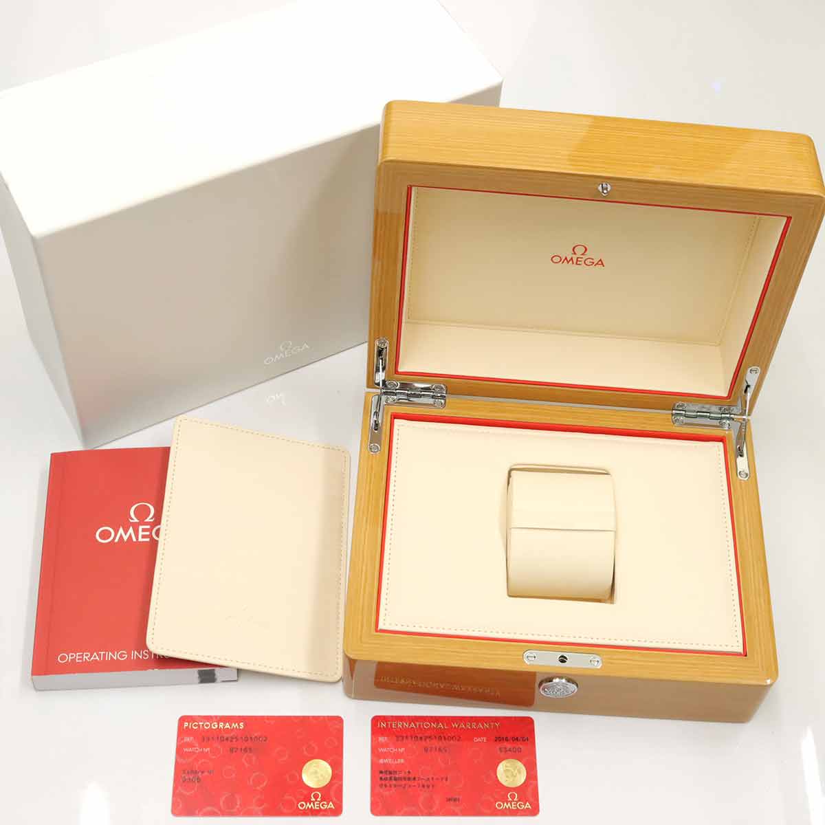 Speedmaster 57 331.10.42.51.01.002 Date Crhronograph black Dial