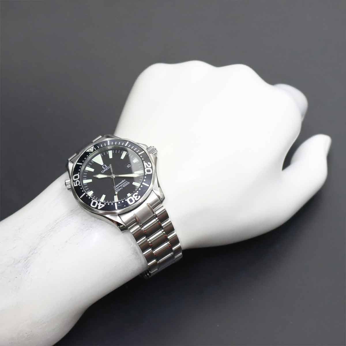 Seamaster Professional 300 2264 50 Quartz Date Black Dial Mens