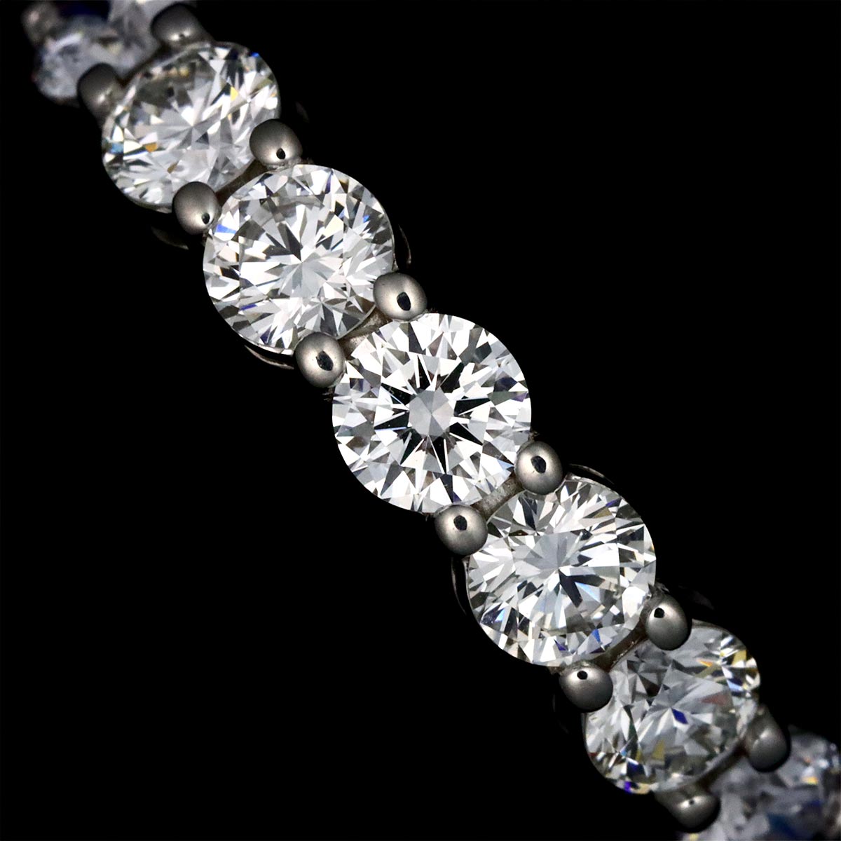 Half Diamond Ring Platinum size4.75-5(US)