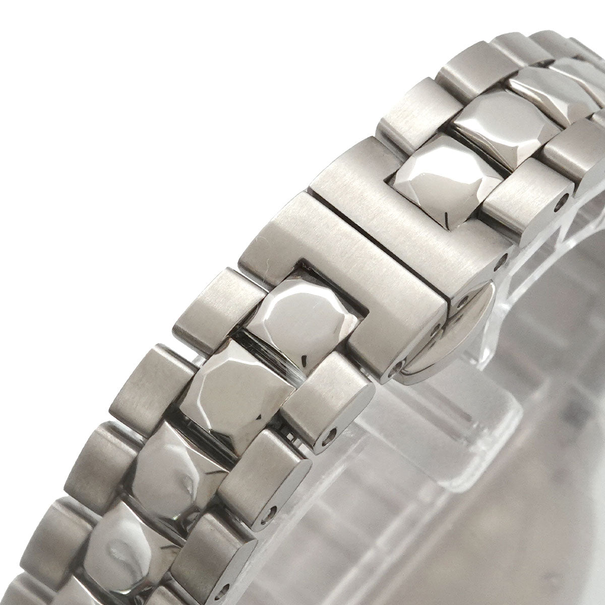 Ishine 12100S Quartz White Shell Dial Ladies Watch
