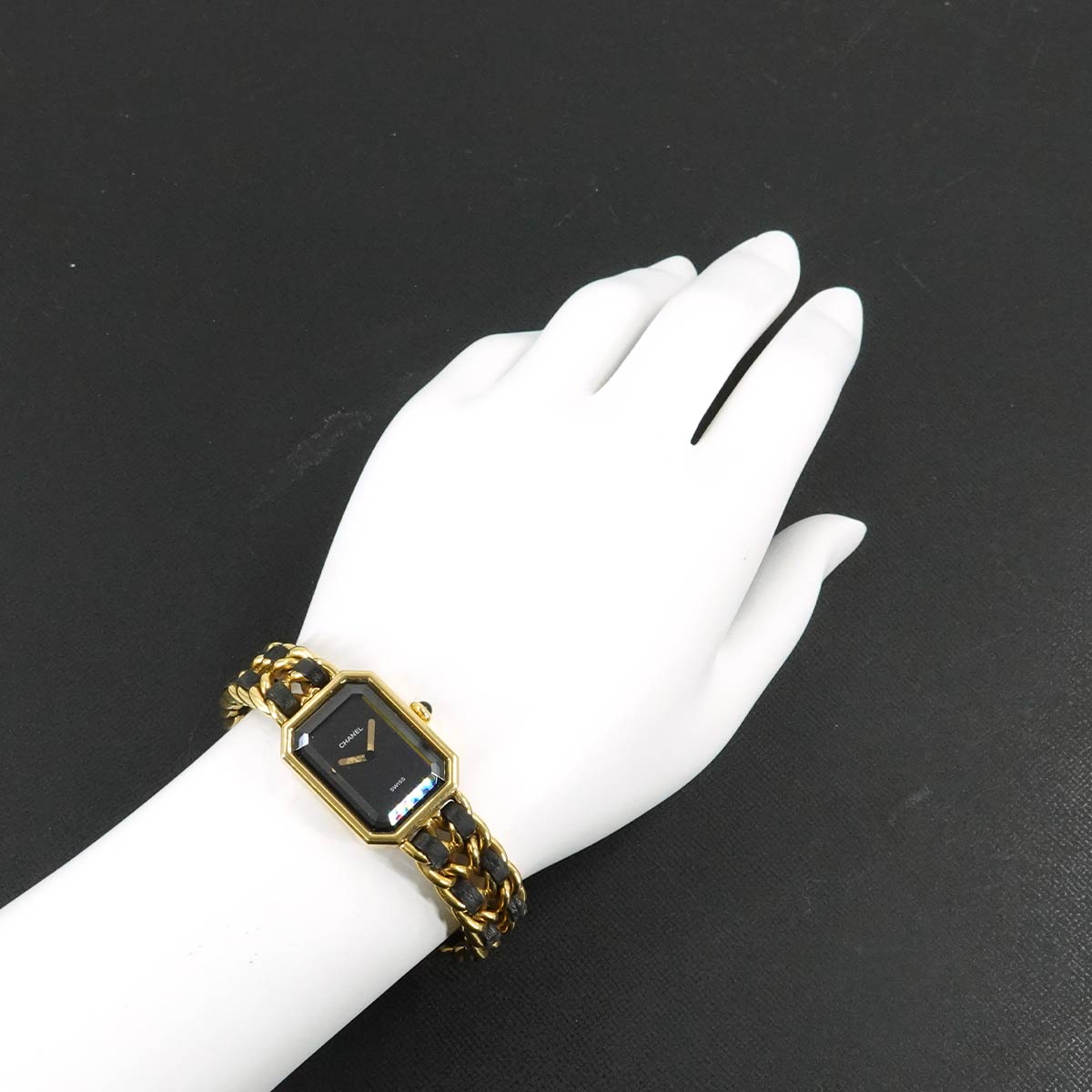 Premiere Size M H0001 Vintage Quartz Black Dial Ladies Watch