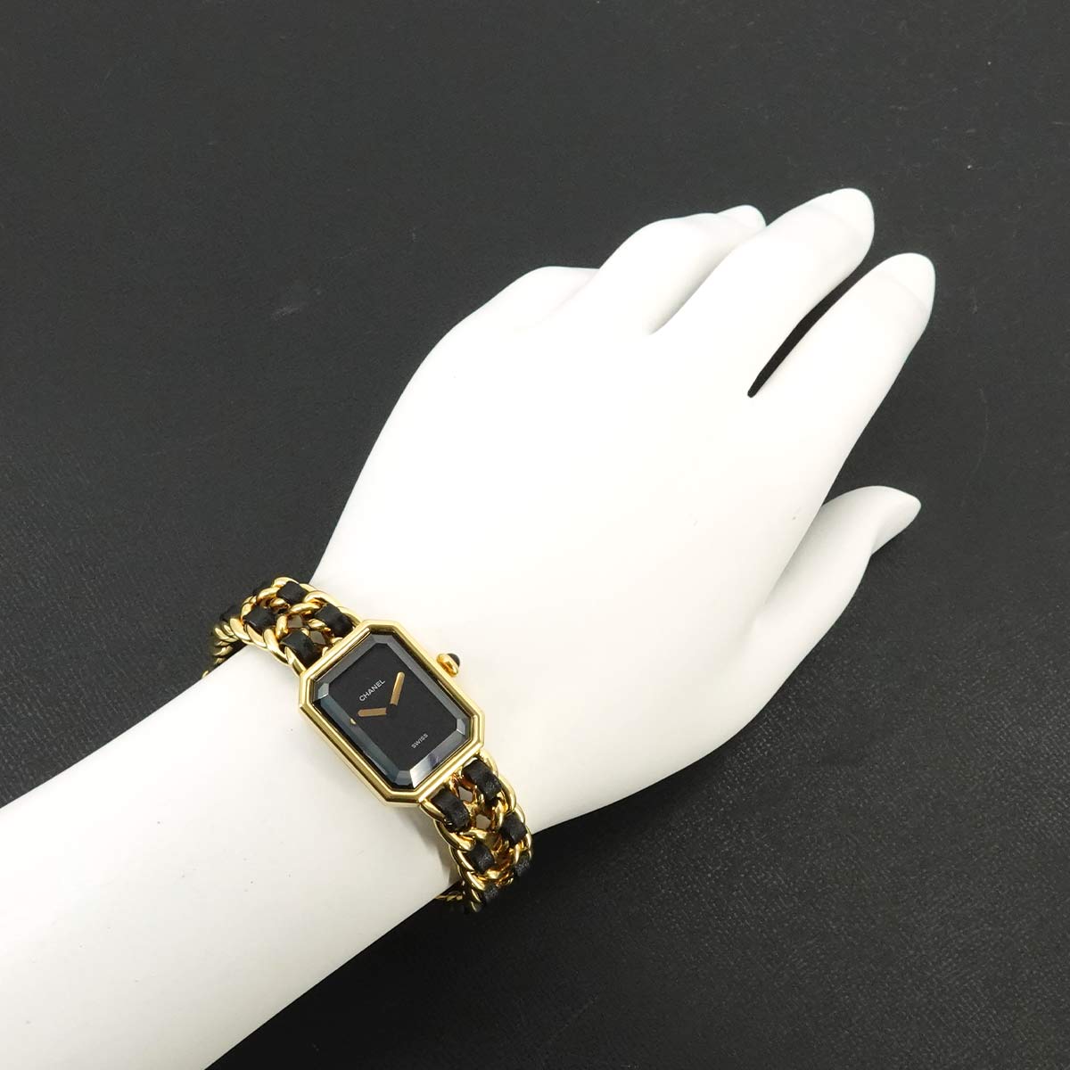 Premiere Size M H0001 Vintage Quartz Black Dial Ladies Watch