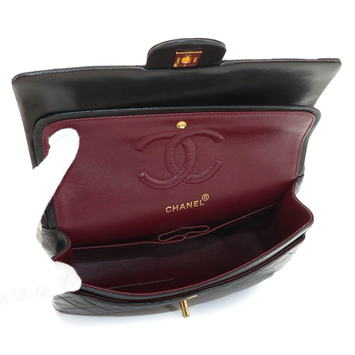 Matelasse 25 Chain Shoulder Bag Leather Black A01112 11.12