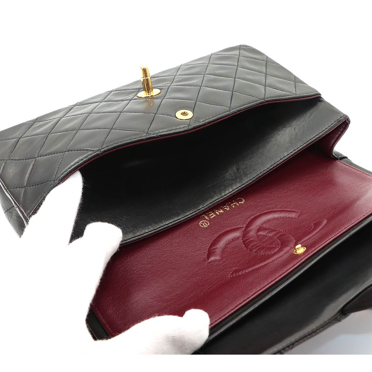 Matelasse 25 Chain Shoulder Bag Leather Black A01112 11.12
