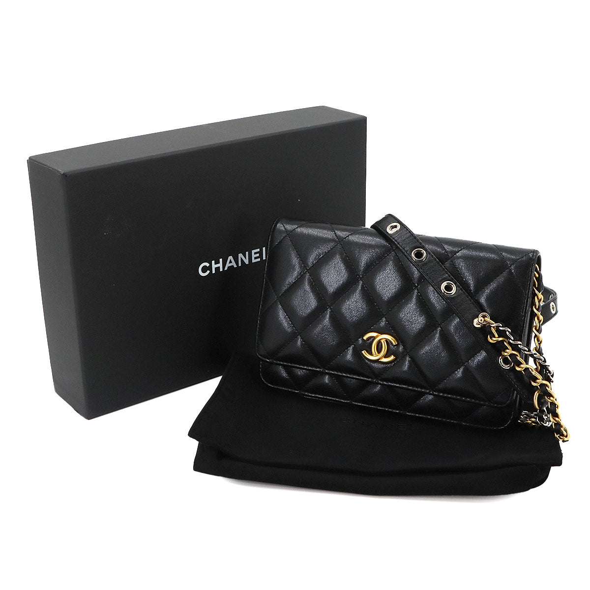 Matelasse Chain Wallet Leather Black AP2548 Purse