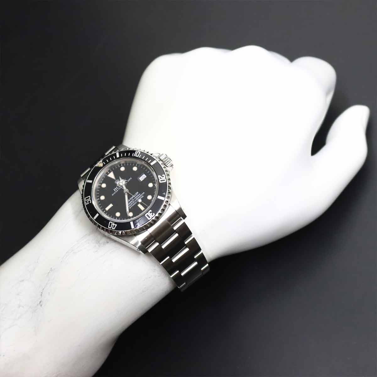 Sea-Dweller 16600 Serial R Date Automatic Black Dial Mens Watch