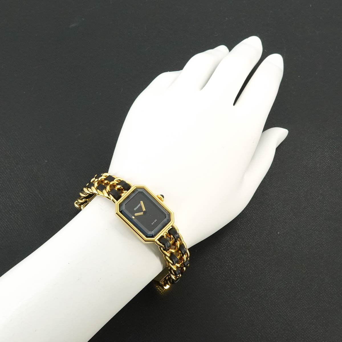 Premiere Size S H0001 Vintage Quartz Black Dial Ladies Watch