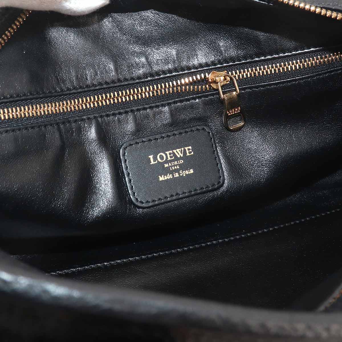 Amazona 28 Hand Bag Leather Black Anagram Purse