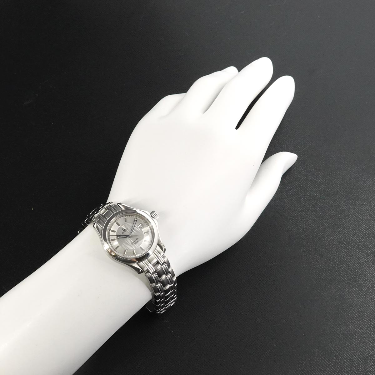 Seamaster 120 Date 2571 31 Quartz Silver Dial Ladies Watch