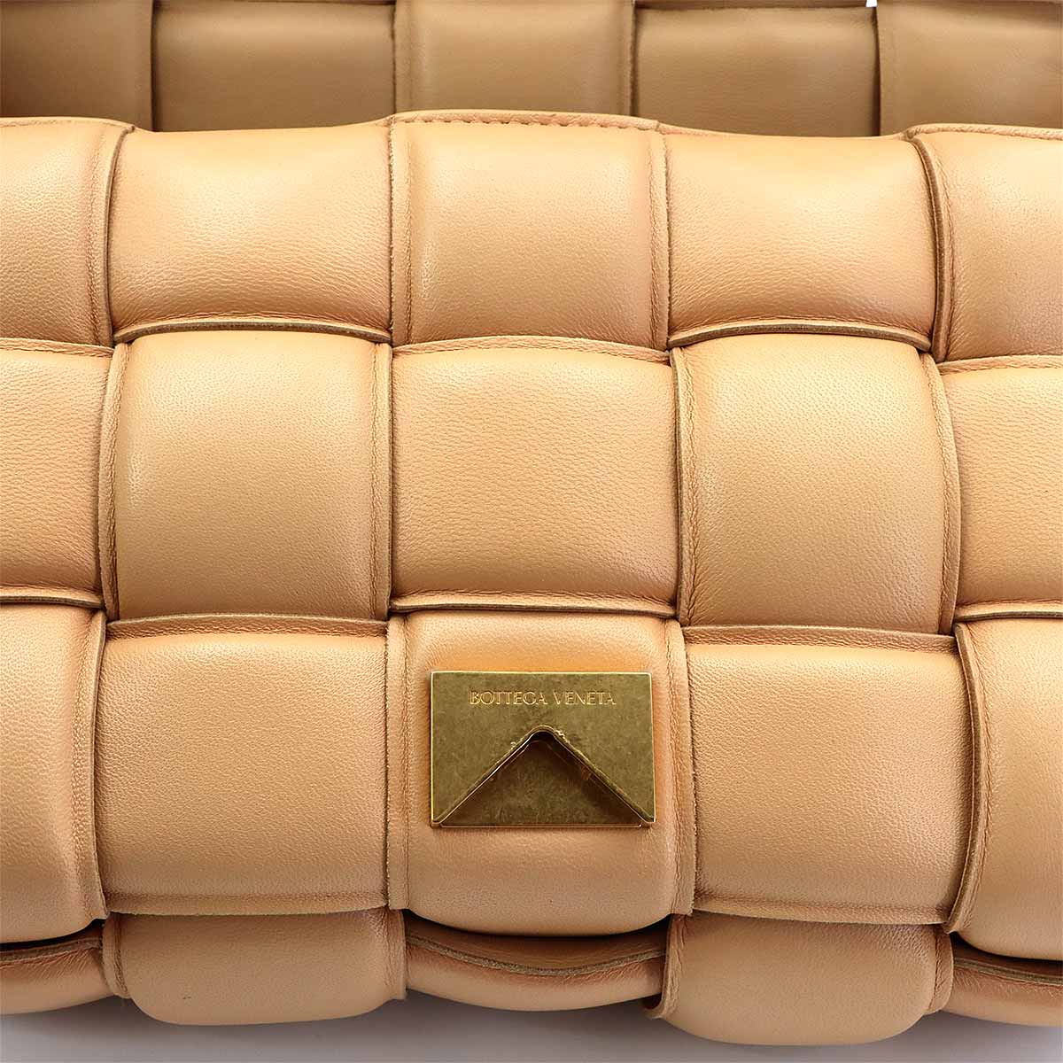 Intrecciato Padded Cassette Shoulder Bag beige 591970