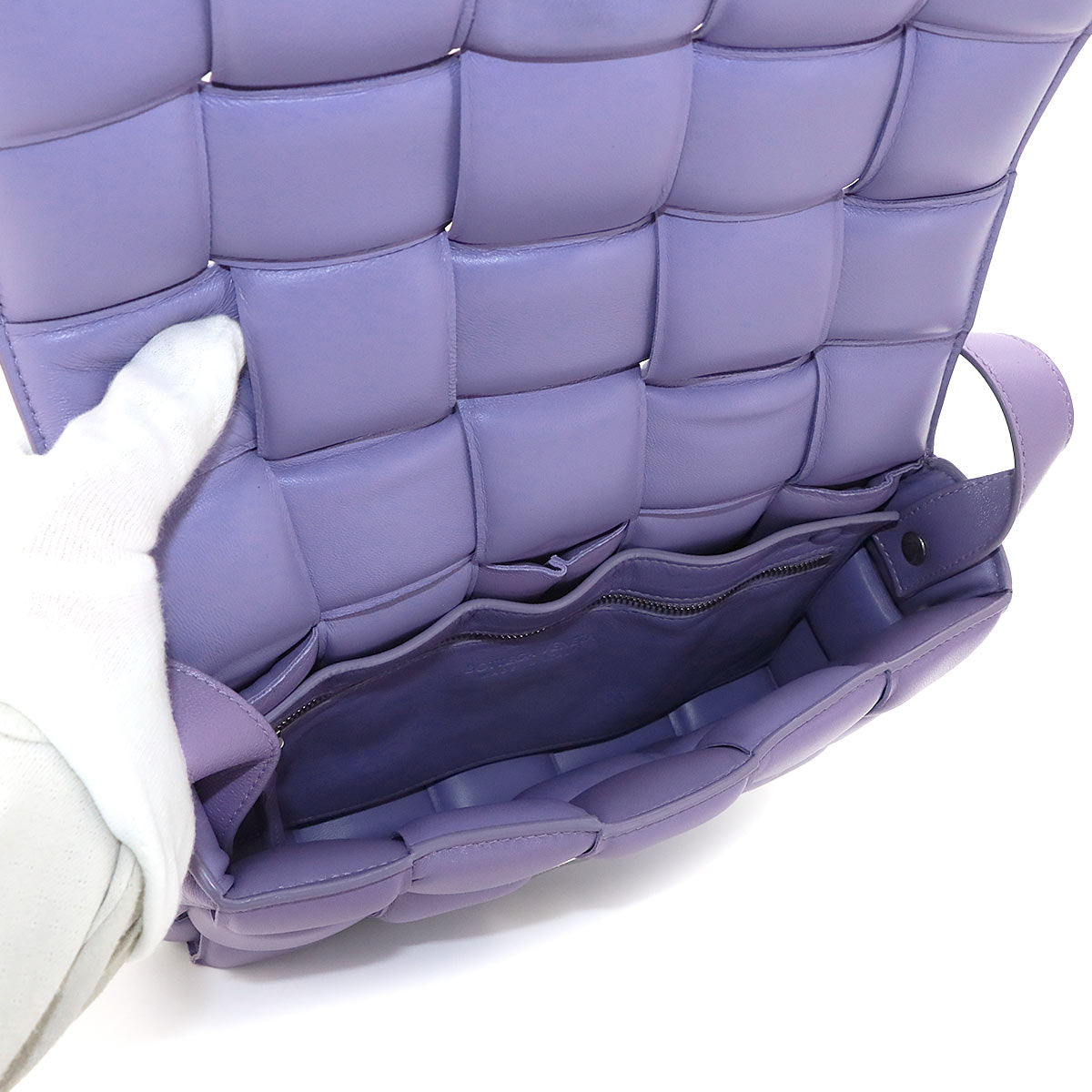 Intrecciato Padded Cassette Shoulder Bag Purple 591970