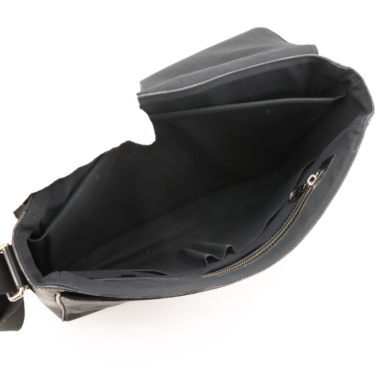 Damier Graphite District GM Shoulder Bag Black N41271