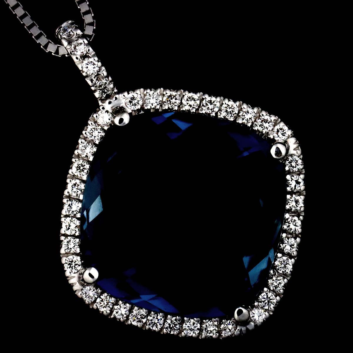 Topaz Diamond Necklace 18K White Gold 750