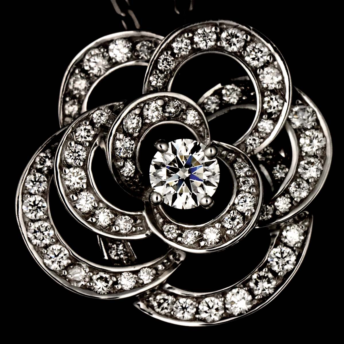 Camelia Necklace MM Diamond 18K White Gold 750