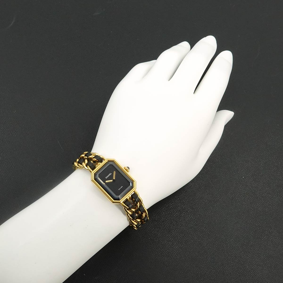 Premiere Size L H0001 Vintage Quartz Black Dial Ladies Watch