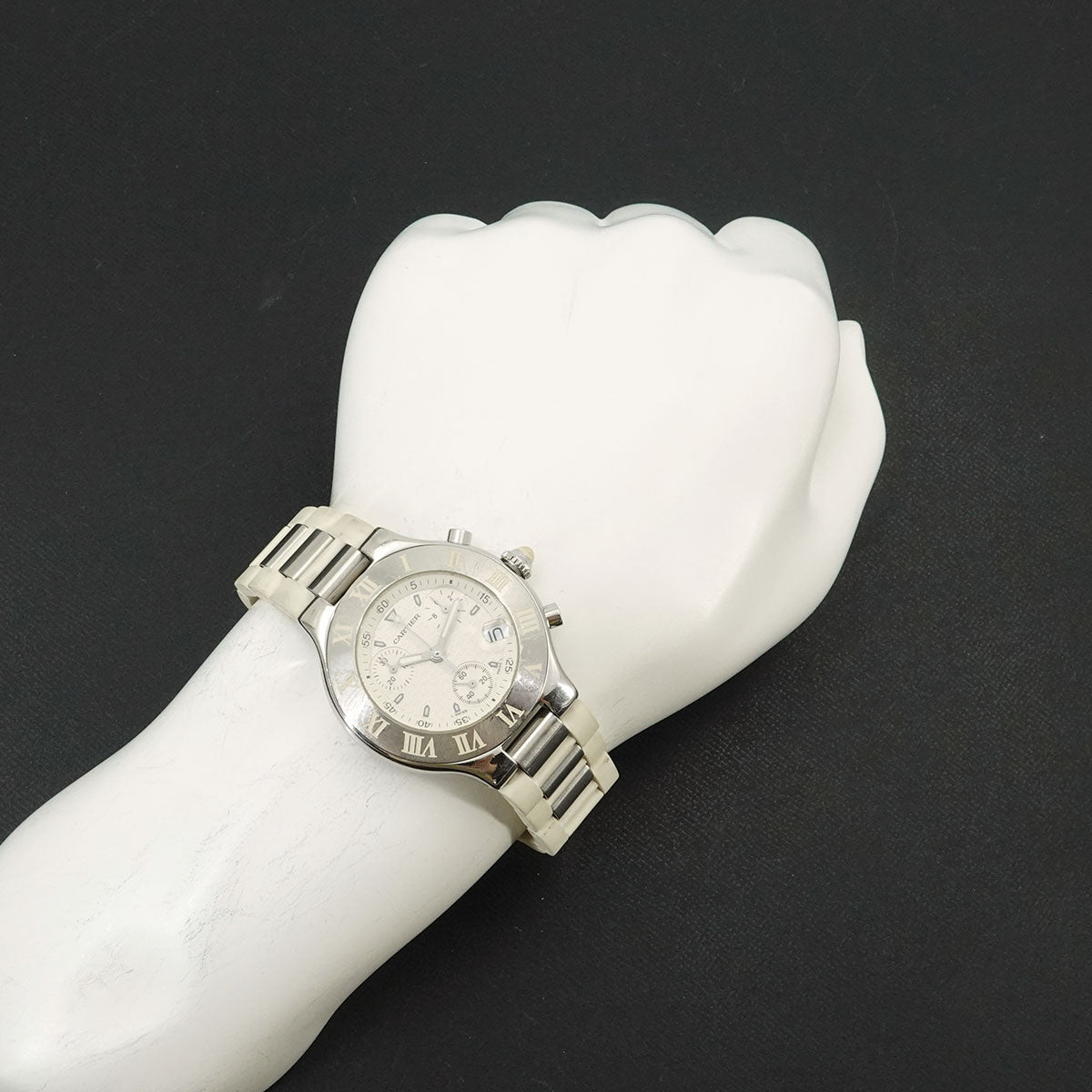 Must 21 Chronoscaph W10184U2 Date Quartz White Dial Mens
