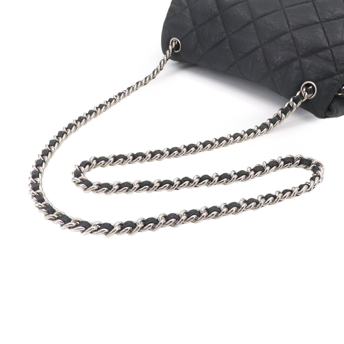 Matelasse Chain Around Shoulder Bag Leather Black