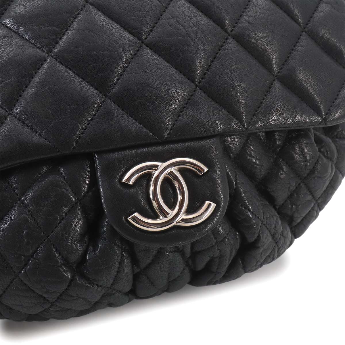 Matelasse Chain Around Shoulder Bag Leather Black