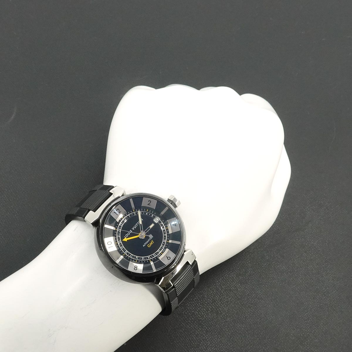 Tambour In Black GMT Q113K Automatic Mens Watch