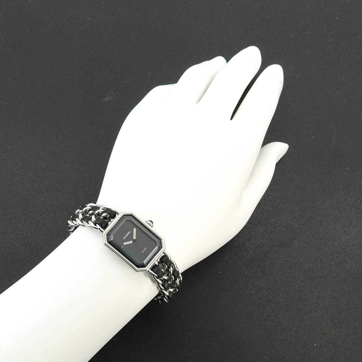 Premiere Size L H0451 Quartz Black Dial Ladies Watch