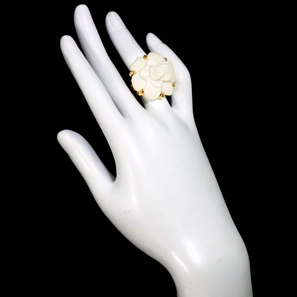 Camellia Cacholong Ring 18K YG 750 Size5-5.25(US)