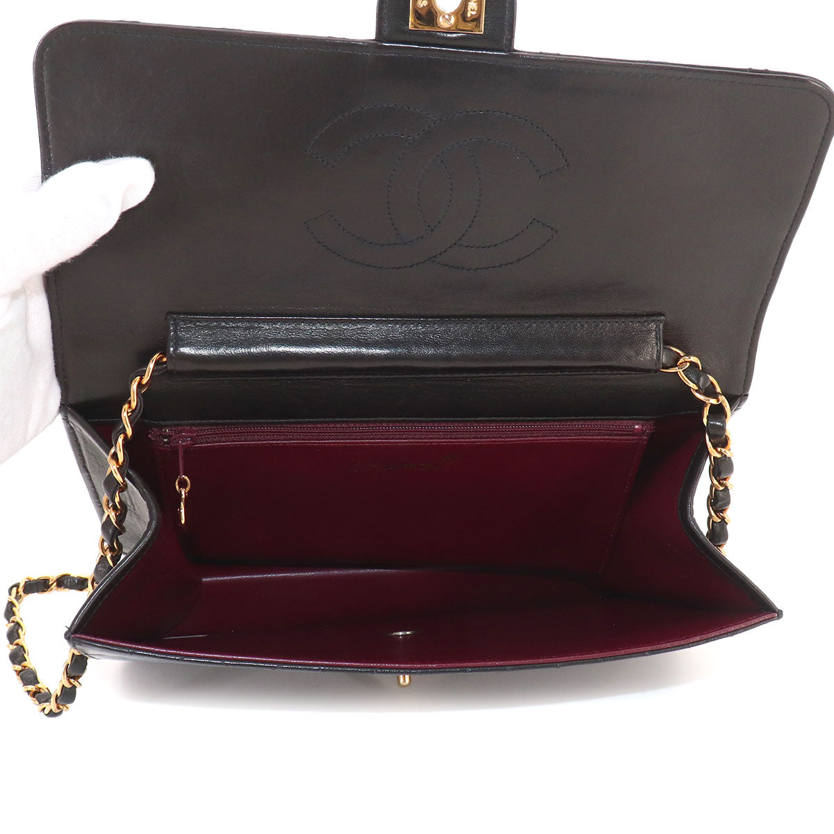 Matelasse Chain Shoulder Bag Leather Black Vintage