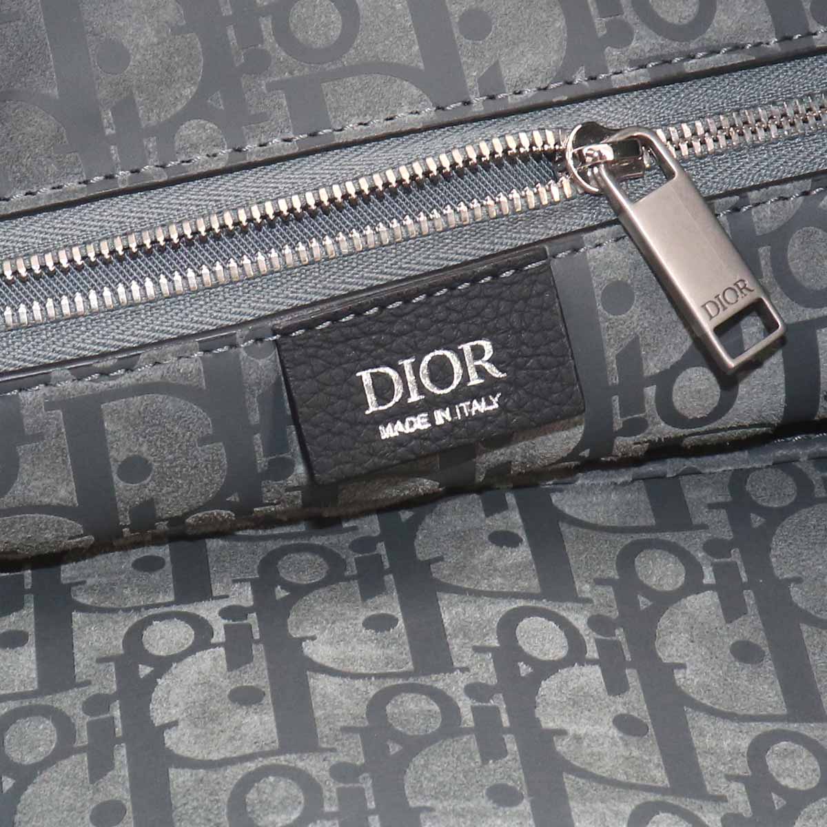 Safari Tote Bag Leather Black 1ESSH187UMJ Purse