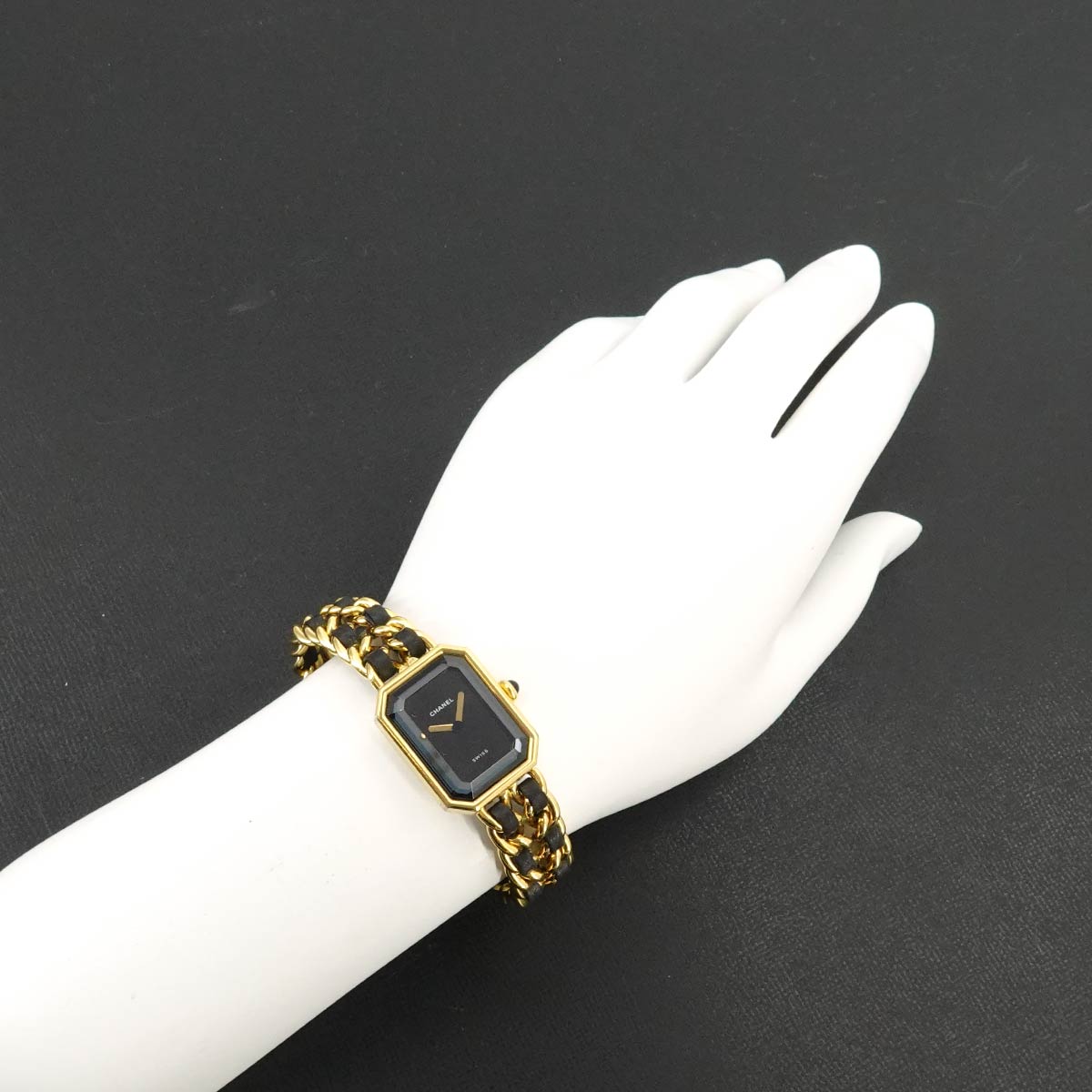 Premiere Size L H0001 Vintage Quartz Black Dial Ladies Watch