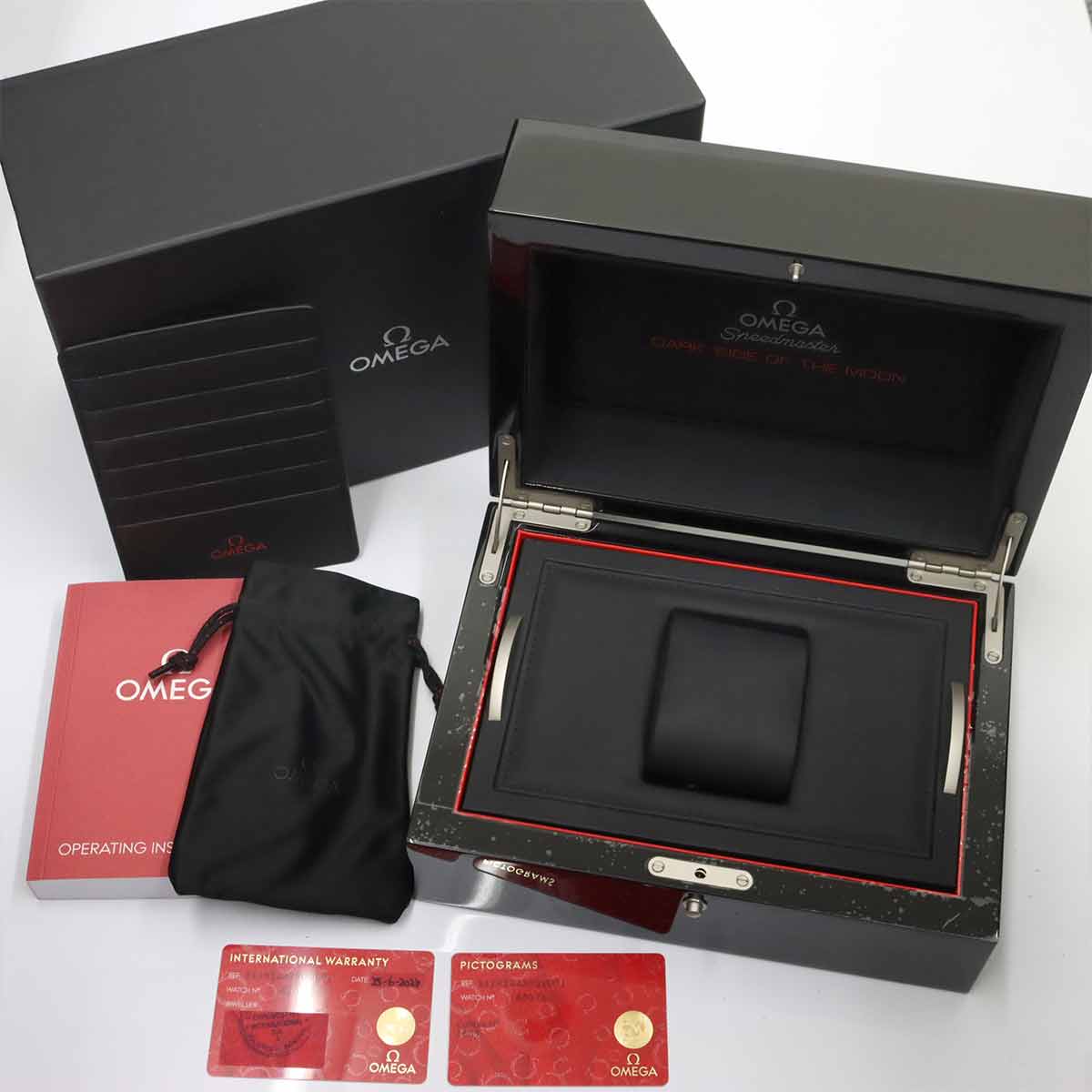 Speedmaster Dark side of the moon 311 92 44 30 01 001 Watch