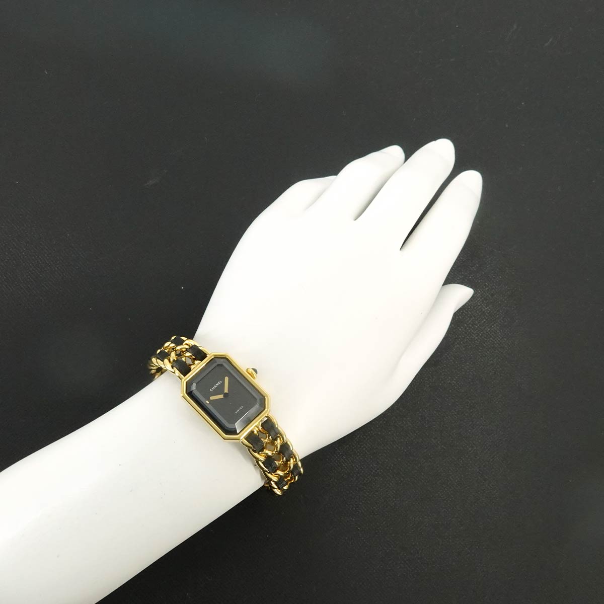 Premiere Size L H0001 Vintage Quartz Black Dial Ladies Watch