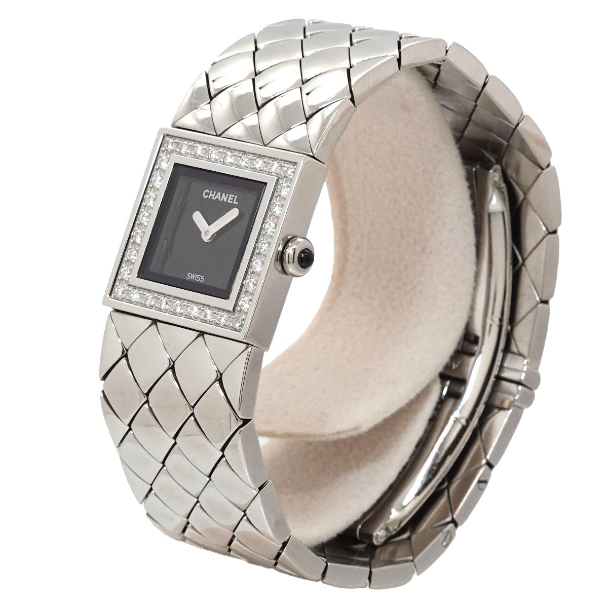 Matelasse H0489 Bezel Diamond Quartz Black Dial Ladies Watch