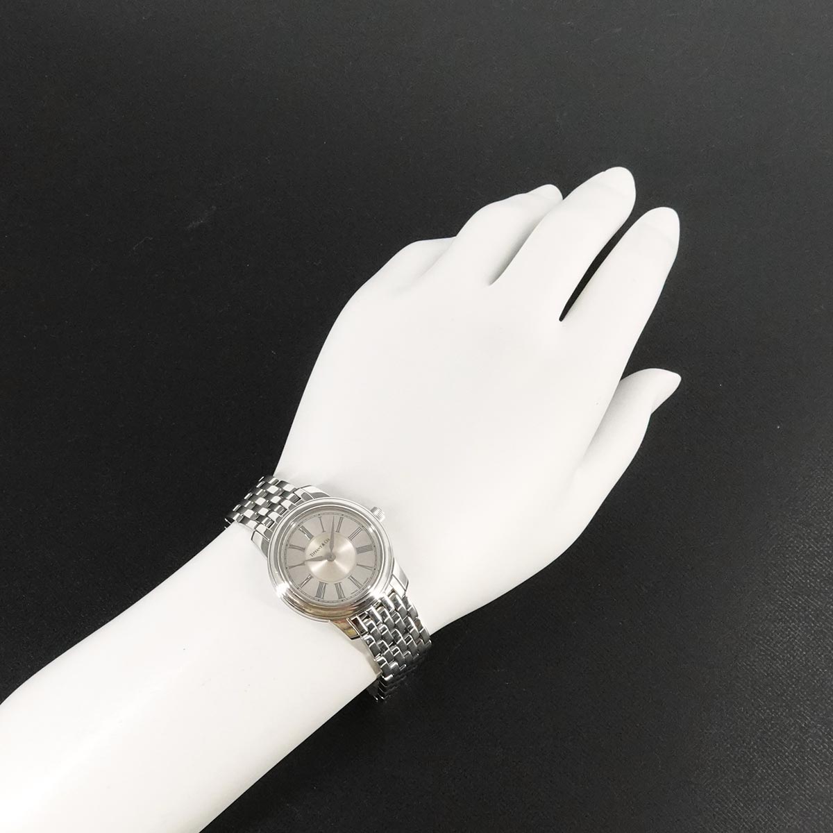 Mark Round Quartz Silver Dial Ladies Wrist Watch