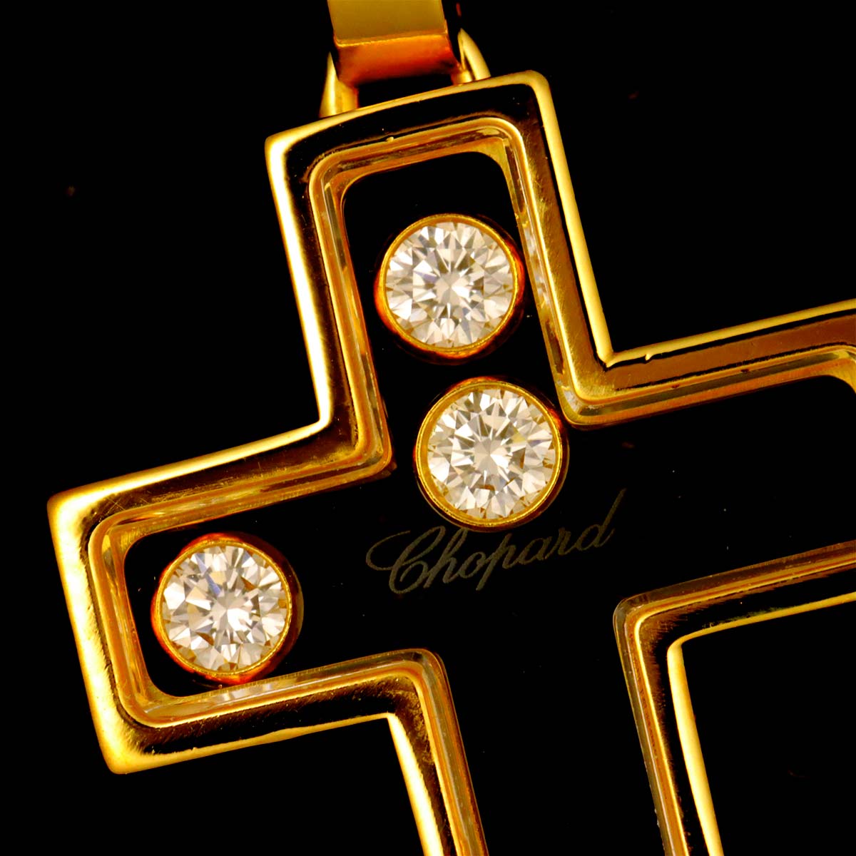 Happy Diamond cross Necklace 18K Yellow Gold 750