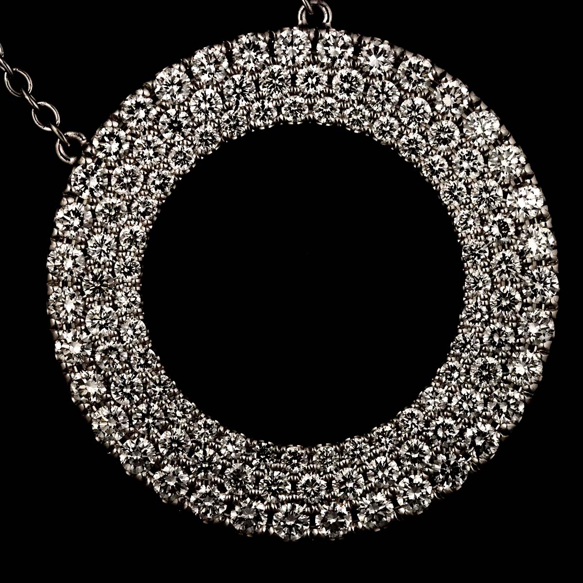 Metro Circle Diamond Necklace 18K White Gold 750