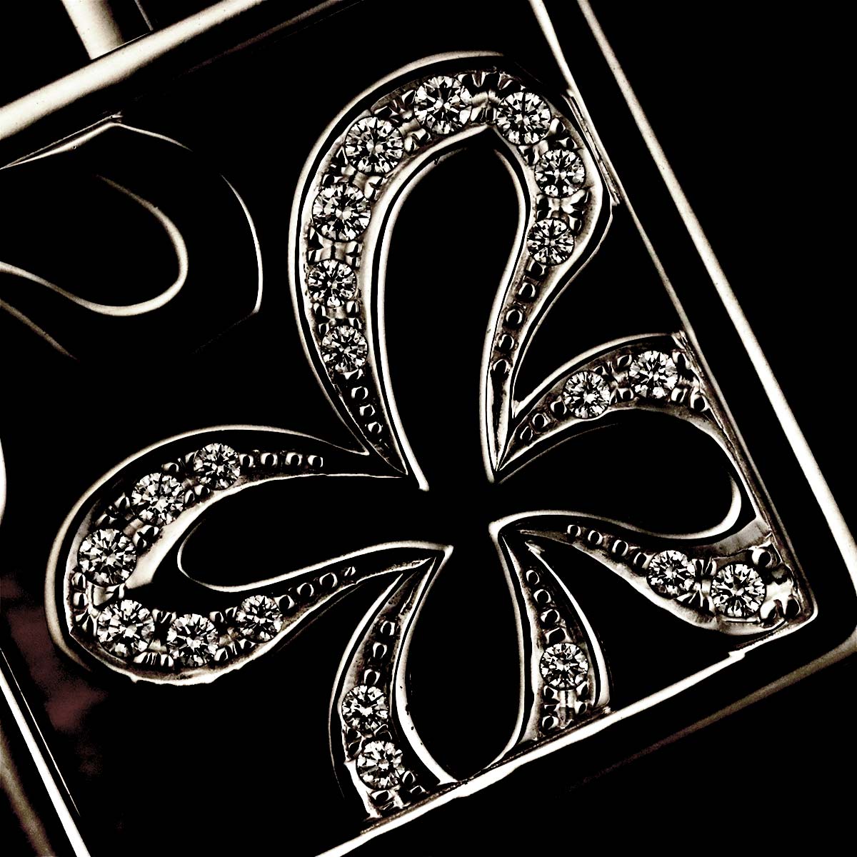 MOP Diamond Necklace 18K White Gold 750