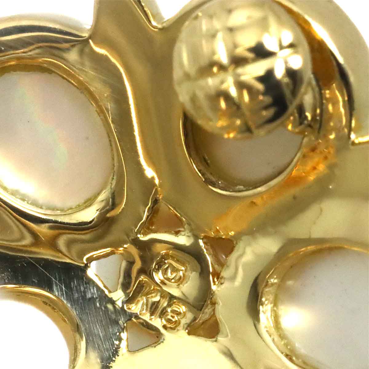 Pique Akoya Pearl 6.8mm MOP Earrings 18K Yellow Gold 750