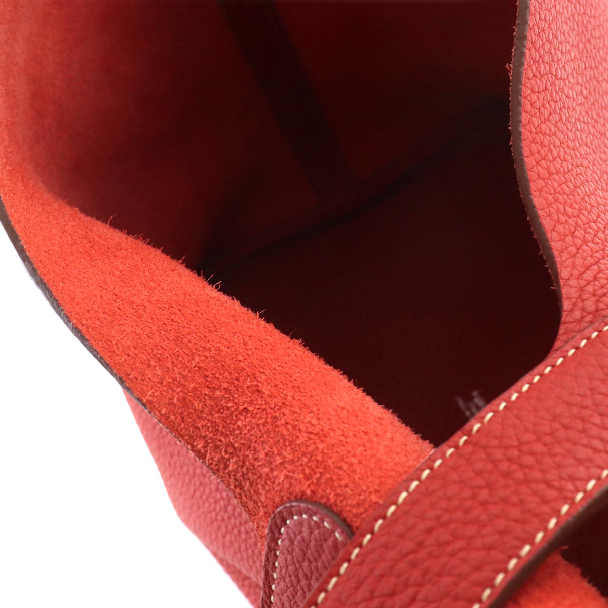 Picotin Lock MM Hand Bag Taurillon Clemence Sanguine
