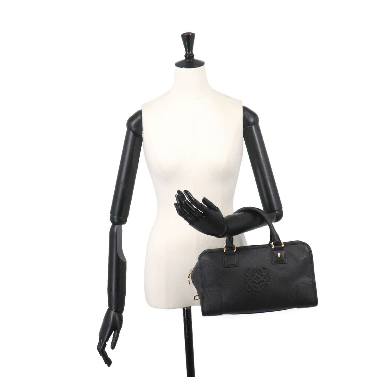 Amazona 28 Hand Bag Leather Black Anagram Purse