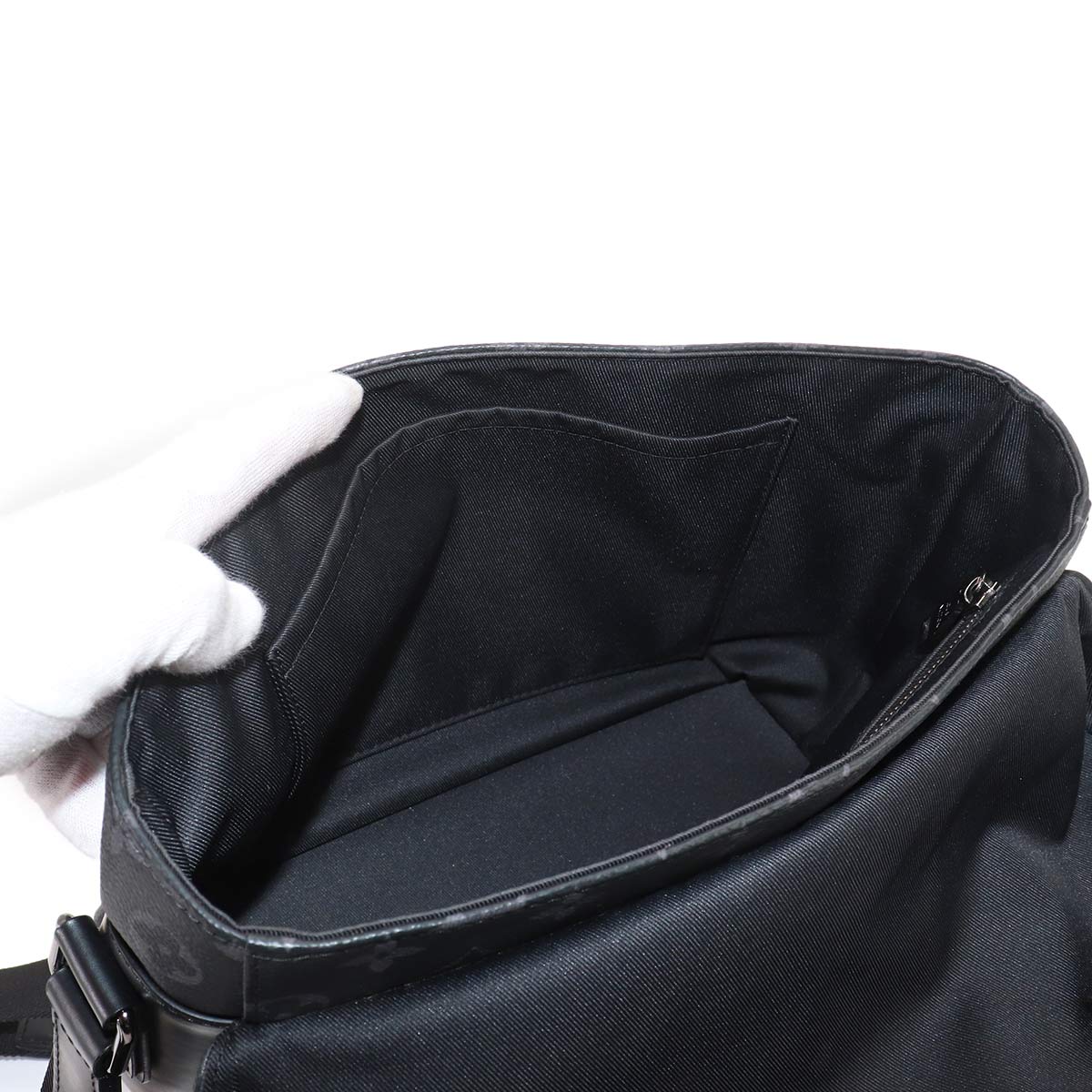 Monogram Eclipse Messenger Voyage PM Shoulder Bag M40511
