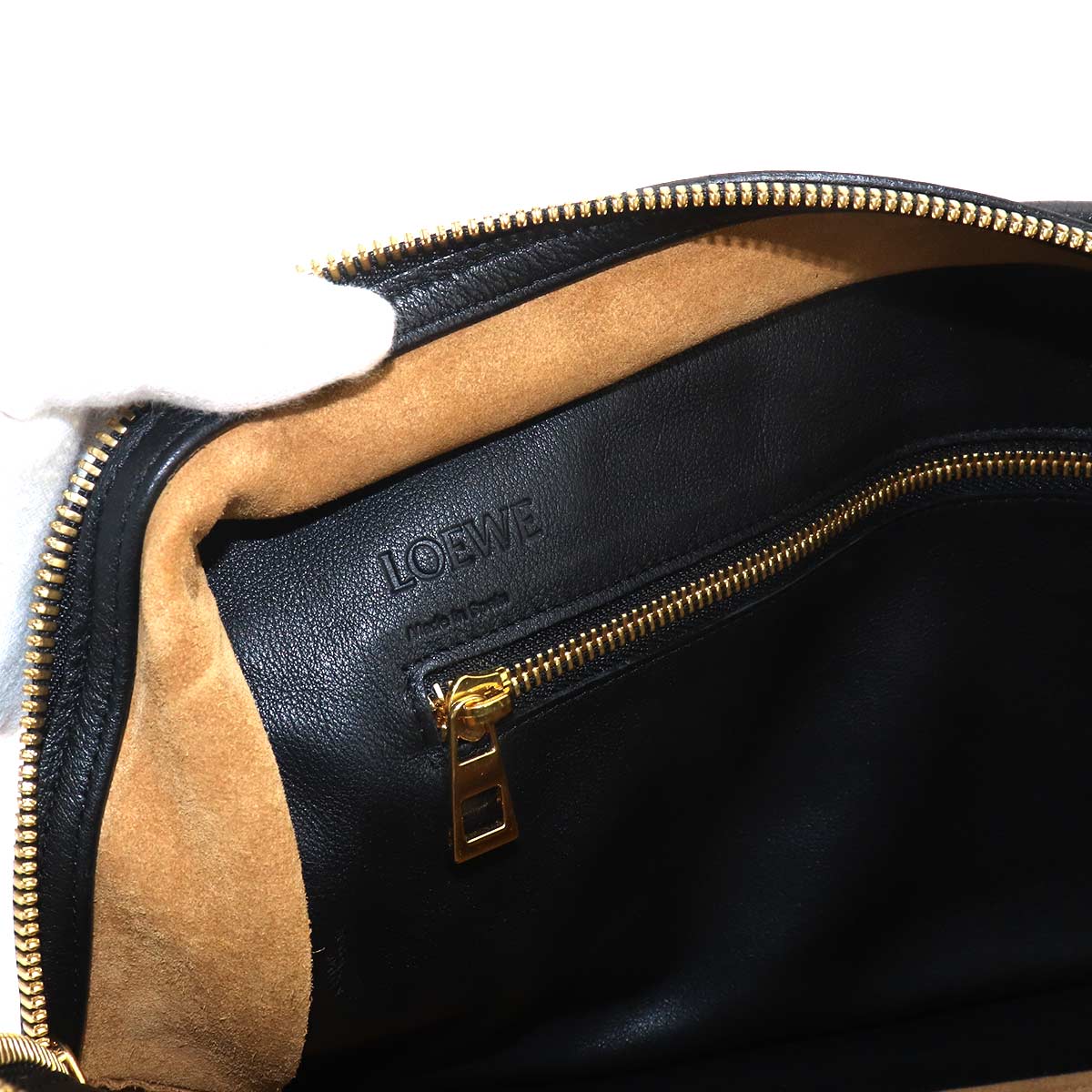 Amazona 36 Hand Bag Leather Black Anagram Purse